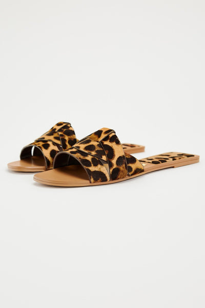 Zara CROSS-STRAP FLAT LEATHER SANDALS