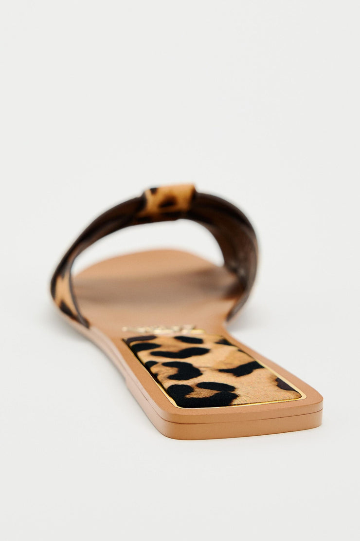 Zara CROSS-STRAP FLAT LEATHER SANDALS