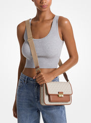 MICHAEL KORS BRADSHAW Crossbody Medium - MK Signature
